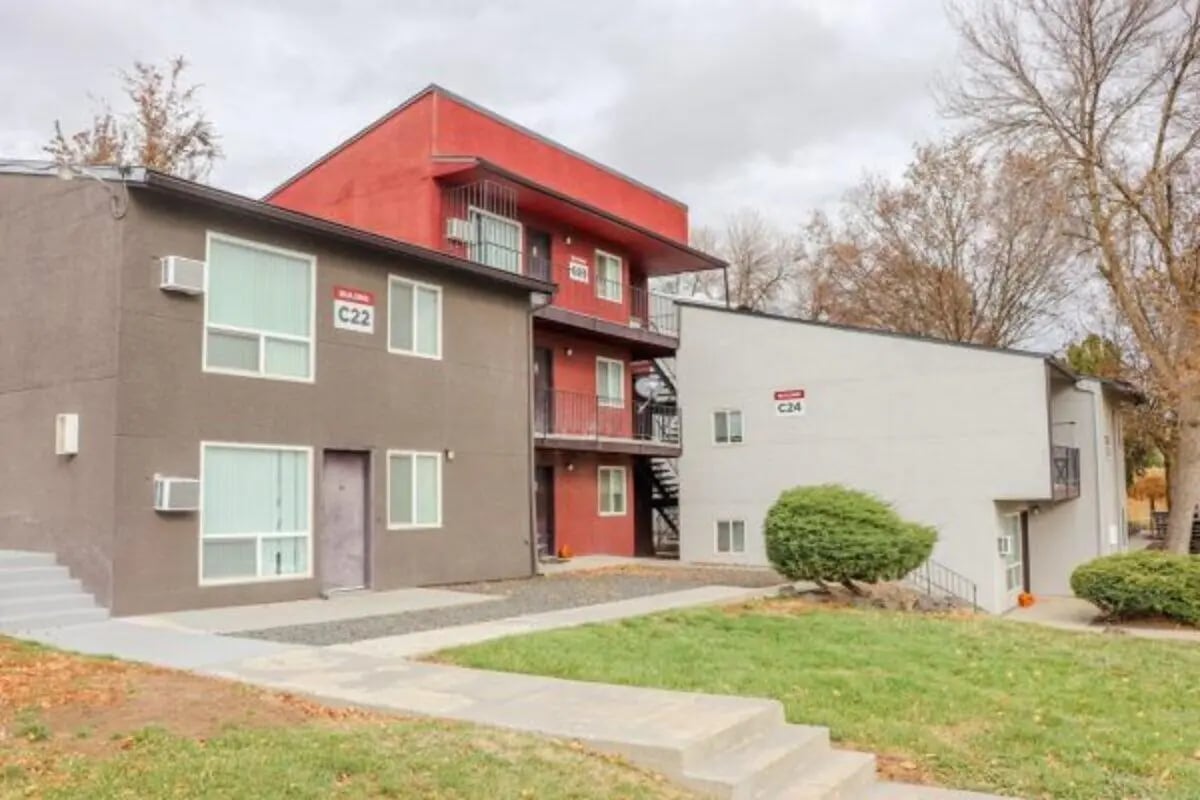 Apartment buildings with windows and doors exterior at Cougar Ridge Apartments in Pullman Student Accommodation