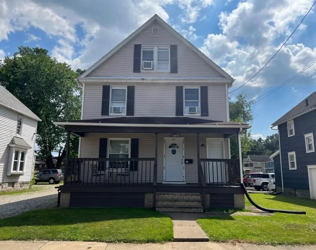 Two story house porch with railing exterior at Braymor Student Housing in Akron Student Accommodation