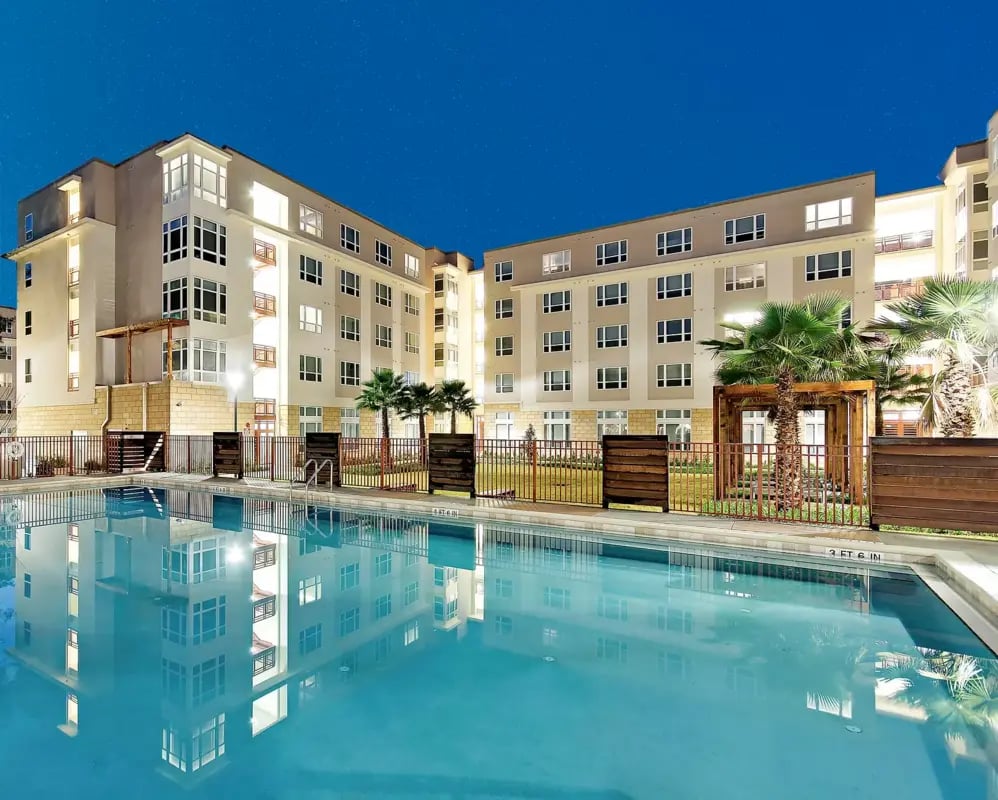 proinuum-Pool-4