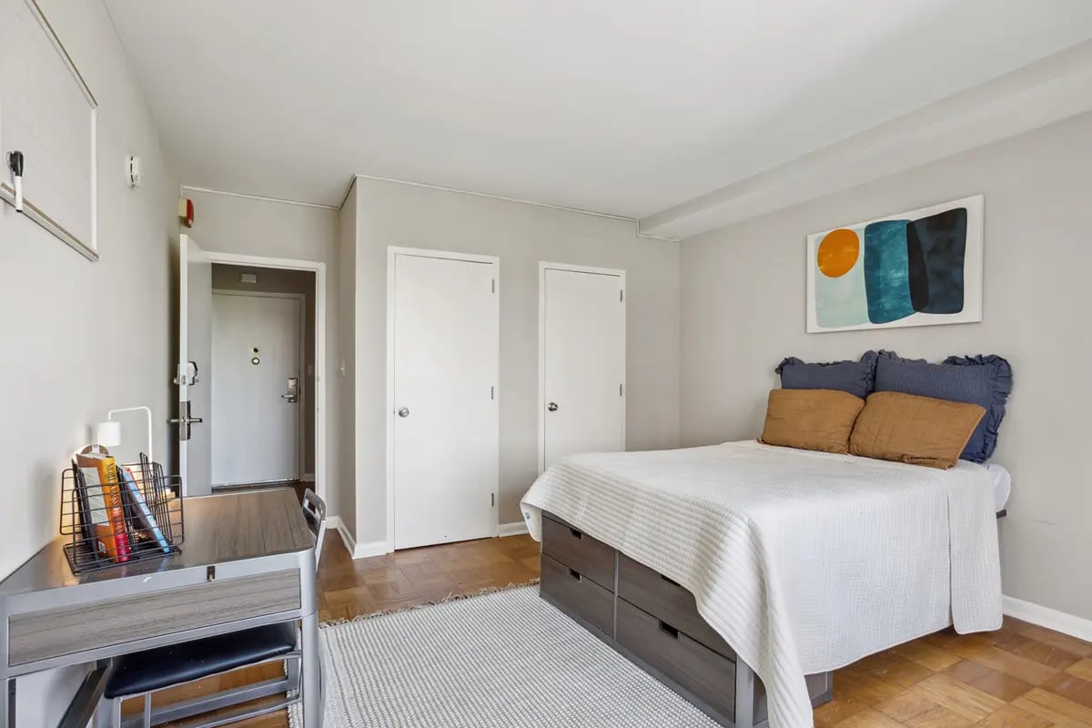 pro18-bedroom-4