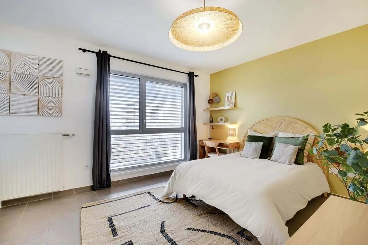 Bed desk rug and lamp bedroom at Room in 54 Rue Cesária Évora, 75019 Paris, Francia in Paris Student Accommodation