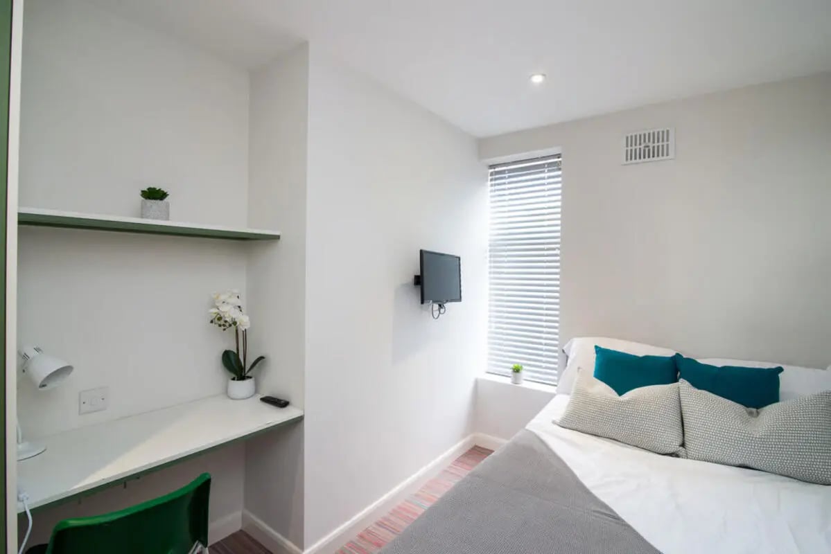 Desk lamp plant and bed bedroom. at 80 Beresford Street in Stoke-On-Trent Student Accommodation