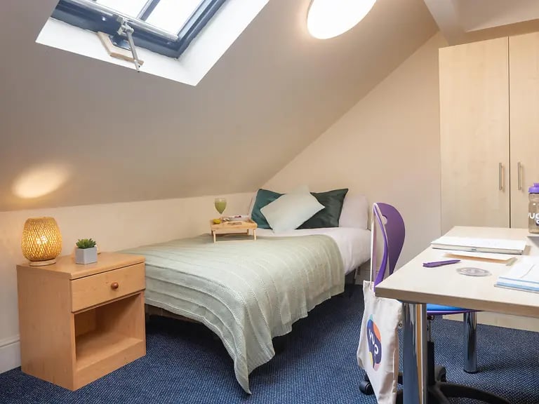 Bed desk lamp and wardrobe student bedroom at Cable Street Lancaster in Lancaster Student Accommodation