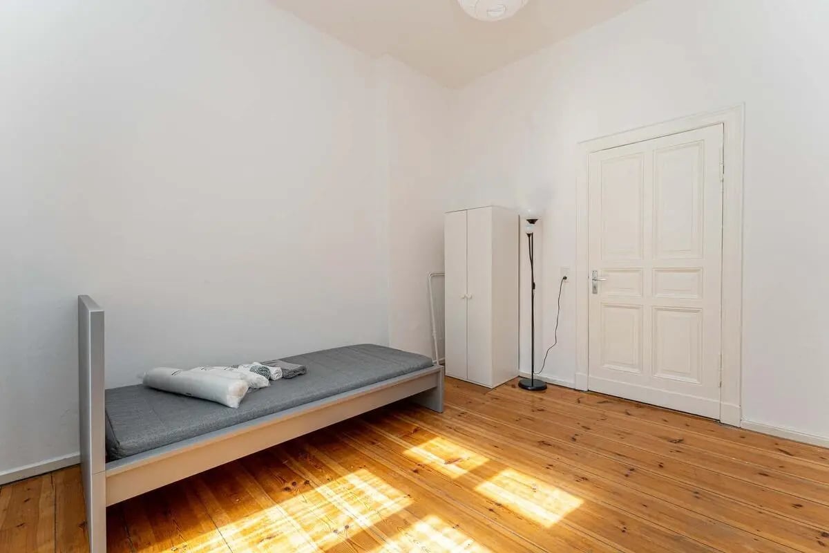 Single bed wardrobe and door bedroom at Gabriel-Max-Straße - Room 4 in Berlin Student Accommodation