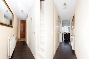 Spacious double bedroom in De Aker