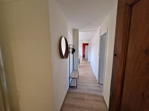 Comfy double bedroom with a balcony, in Villeurbanne
