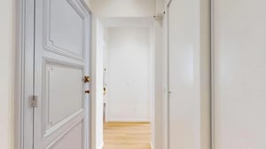 Colorful bedroom near Parc des Sports St Michel