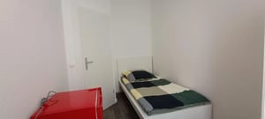 Neat single bedroom in the Phoenix W neighbourhood