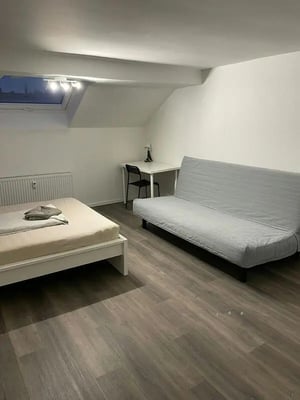 Ample single bedroom in the Hafen neighbourhood