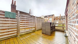 Comfy double bedroom near Canteleu subway station