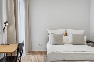 Bright double bedroom in the close vicinity of Leipzig's central train station