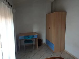 Nice twin bedroom, near the Reno riverbank