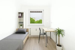 Homely single bedroom in Grünau-Ost
