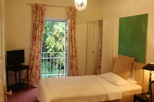 Quiet Studio Apartment with garden view