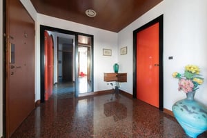 Deluxe 5-bedroom apartment in San Donato