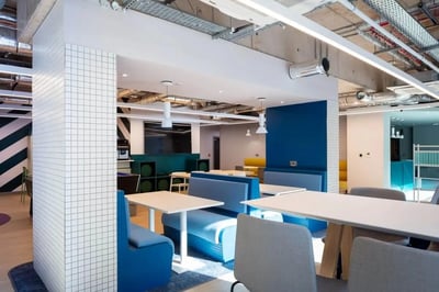 Booth seating tables and chairs communal area at Coleman Court in Cork Student Accommodation