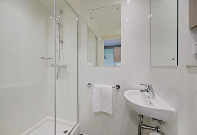 Glass shower sink and mirror bathroom at The Combworks in Aberdeen Student Accommodation