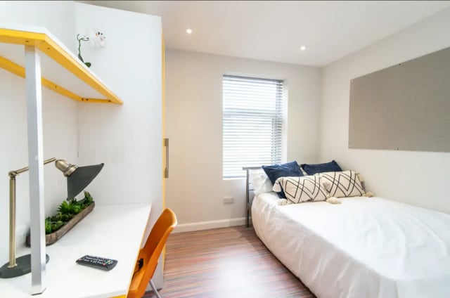 Desk lamp plants remote control bed bedroom at 18 Cauldon Road in Stoke-On-Trent Student Accommodation