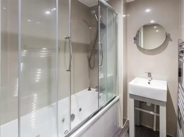Tub shower sink and mirror bathroom at 93 Thornton Road in Stoke-On-Trent Student Accommodation