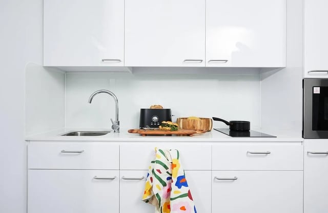Sink toaster and pot kitchen at Scape Franklin in Melbourne Student Accommodation