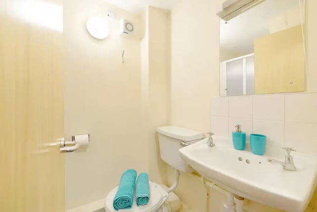 Toilet sink towels door mirror bathroom at Snowdon Hall in Wrexham Student Accommodation
