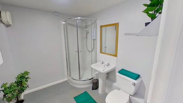 Shower sink toilet mirror bathroom at 6 Albert Square in Nottingham Student Accommodation