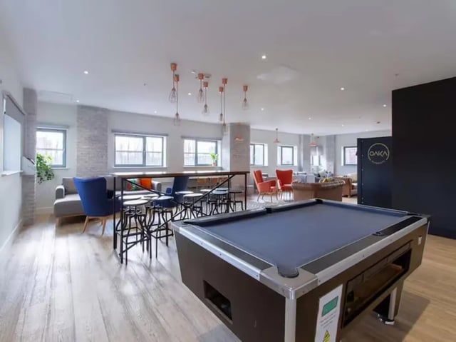 Pool table seating area lounge living room at Collegelands in Glasgow Student Accommodation