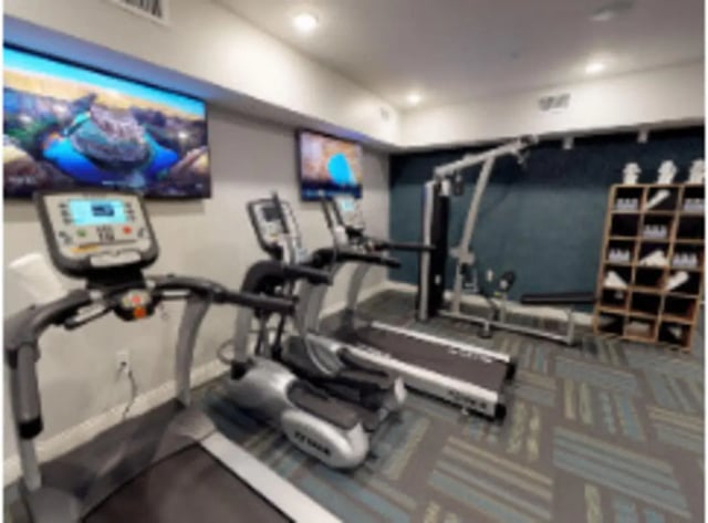 Treadmills elliptical weight machine gym at Luxe Belle in Columbus Student Accommodation