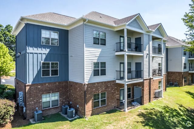 Apartment building with balconies exterior at Traditions Oxford Apartments in Oxford Student Accommodation