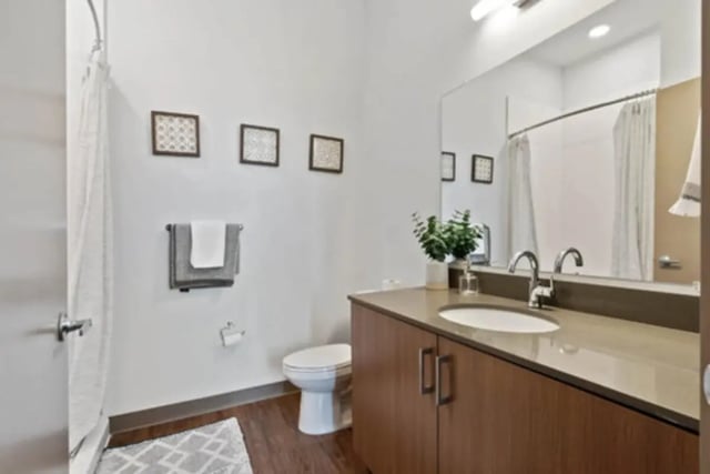 Toilet towels framed art and vanity Bathroom at Steelhaven Birmingham in Birmingham Student Accommodation
