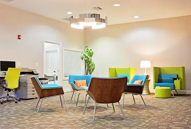 Modern chairs and seating area living room at The Overlook at Nacogdoches in Nacogdoches Student Accommodation