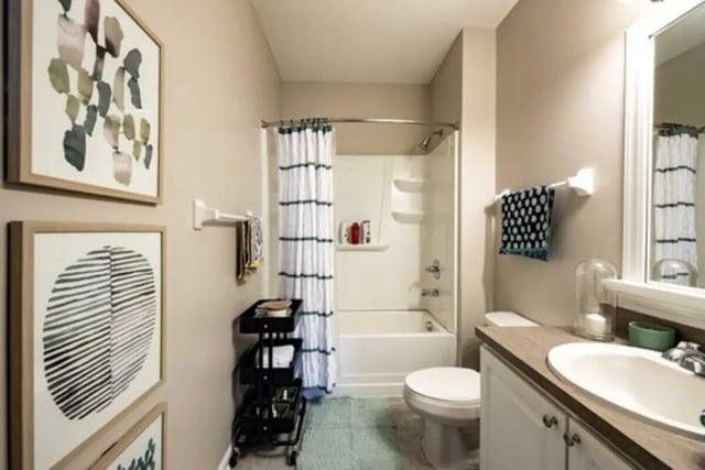 Artwork shower curtain toilet sink storage cart Bathroom at University Edge-Cincinnati in Cincinnati Student Accommodation