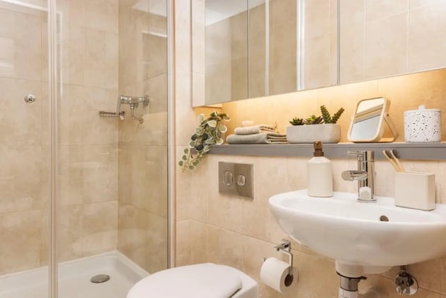 Shower sink toilet and decor bathroom at Quay Point Studios in Newcastle Upon Tyne Student Accommodation