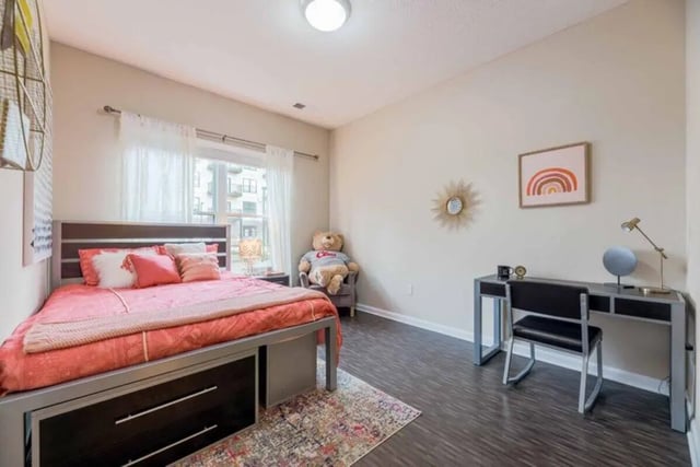 Bed desk chair and window bedroom at T-H-E Griff in Columbus Student Accommodation
