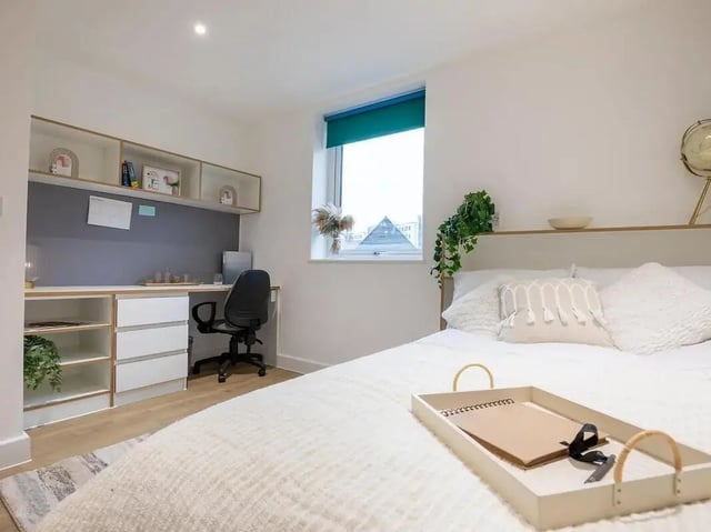 Bed with desk and chair Bedroom at Elmstead Place in Colchester Student Accommodation