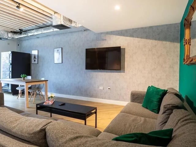 Sofa table and tv living room at Elmstead Place in Colchester Student Accommodation