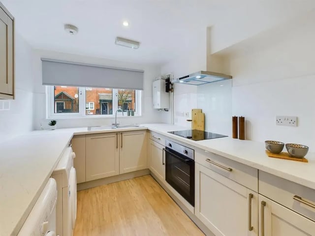 Modern kitchen with washing machine oven and hob kitchen at 6 Bedroom House at 7, Sage Road in Leicester Student Accommodation