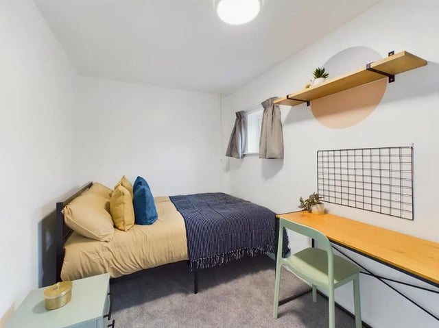 Bed desk chair and window bedroom at 6 Bedroom House at 7, Sage Road in Leicester Student Accommodation
