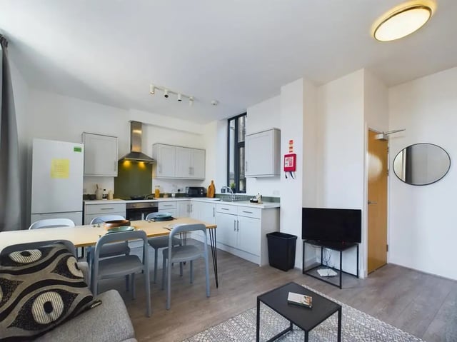 Modern kitchen living area with dining table kitchen living room at 5 Bedroom House at Flat 4, 18, China Street in Lancaster Student Accommodation