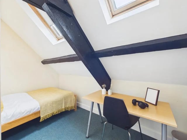 Bed desk chair headphones picture frame bedroom at 4 Bedroom House at Flat 9, 18, China Street in Lancaster Student Accommodation