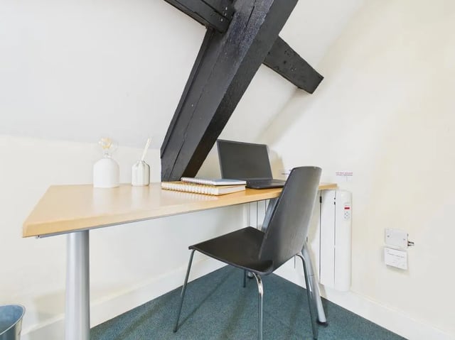 Desk chair laptop notebooks desk study area at 4 Bedroom House at Flat 9, 18, China Street in Lancaster Student Accommodation