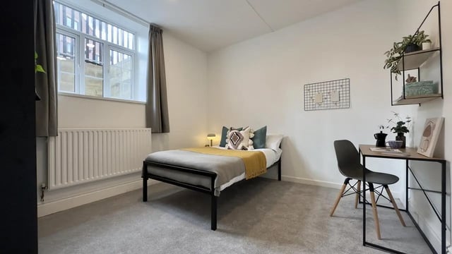 Bed desk and chair bedroom at 6 Bedroom House at 19C, Bower Road in Sheffield Student Accommodation