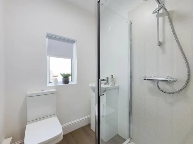 Toilet sink shower with window bathroom at 4 Bedroom House at 7, Westbourne Grove in Lincoln Student Accommodation