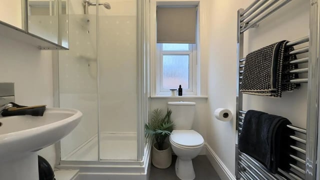 Sink shower toilet towel rack bathroom at 6 Bedroom House at 214, West Parade in Lincoln Student Accommodation