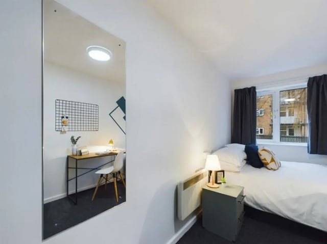 Bed desk and mirror study bedroom at 4 Bedroom House at 17, Brookside in Derby Student Accommodation