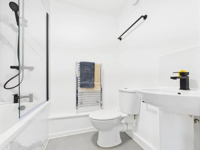 Modern bathroom with shower toilet sink bathroom at 1 Bedroom House at Flat 20, Grove Street Studios, The Groves in Liverpool Student Accommodation