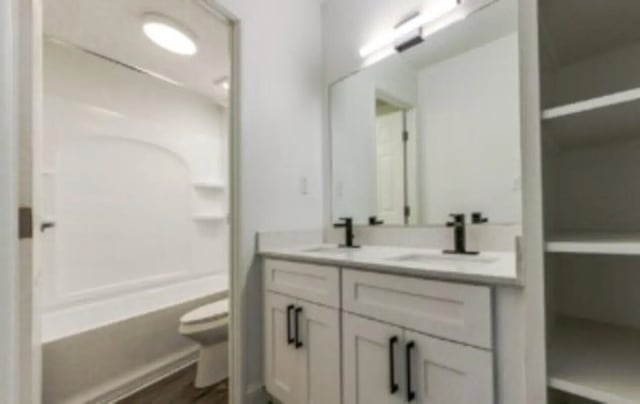 Double vanity mirror toilet shower bathtub bathroom at Victory East Lansing in East Lansing Student Accommodation