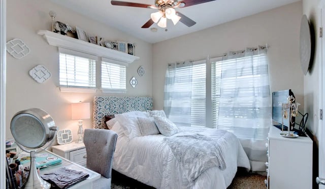 Bed vanity and TV bedroom at Ashton Lane Luxury Apartments in Gainesville Student Accommodation