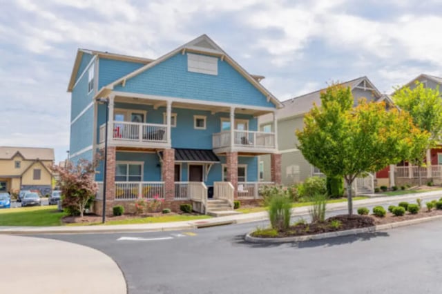 Blue building with balconies exterior at Brexx at Blacksburg in Blacksburg Student Accommodation