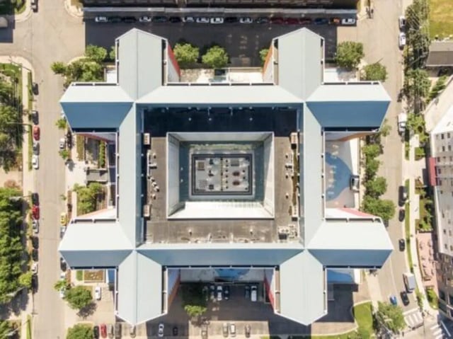 Aerial view of student housing exterior with courtyard exterior at The Quad On Delaware in Minneapolis Student Accommodation